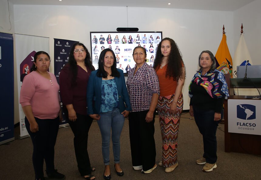 Ganadoras del programa Mejora tu Emprendimiento 2025, una iniciativa de Fundación Bien-Estar, brazo social de Mutualista Pichincha, que fortaleció los conocimientos de 35 mujeres emprendedoras.