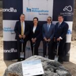 De izquierda a derecha: José Barahona, Presidente del Directorio de Conclina; Sra. Cecilia Barahona de Páez, Presidenta de Fundación Metrofraternidad; Morice Dassum, Presidente de Coloncorp; Javier Contreras, Presidente Ejecutivo de Conclina y Gerente General del Hospital Metropolitano.