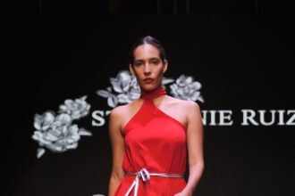 Escenario principal del Jetour Quito Fashion Week, donde diseñadores nacionales e internacionales presentarán sus colecciones Spring/Summer 2026 ante la mirada de la industria global. Foto: Stephanie Ruiz