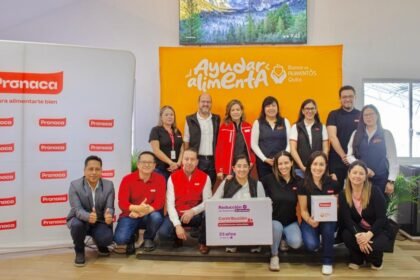 Voluntarios de Pronaca durante la jornada de rescate y clasificación de alimentos