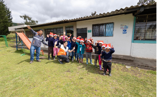 Niños beneficiarios de los programas de World Vision Ecuador durante actividades de acompañamiento emocional