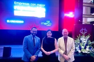 De izquierda a derecha: Patricio Rodríguez, Gerente de Ventas Regional Humana; Jasmín Mendizabal, Gerente de Marketing Humana; José Manuel Lancha, Director Corporativo Merco España.