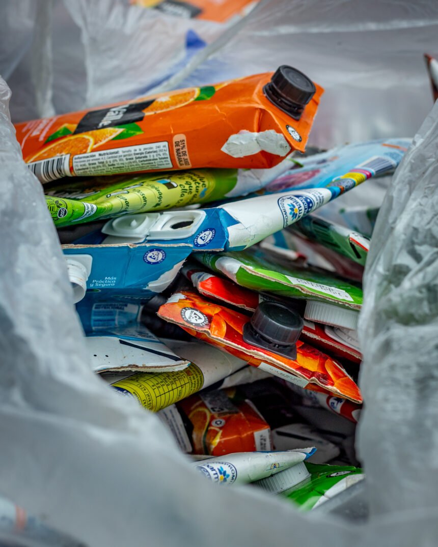 Desarma, escurre y deposita: tres pasos simples de Tetra Pak para darle una nueva vida a los envases y cuidar el planeta.