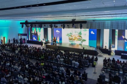 La Ekos Kumbre de Sostenibilidad 2026 reunirá a líderes y expertos internacionales en Quito para promover soluciones innovadoras centradas en el bienestar humano y la sostenibilidad.