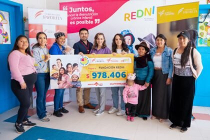 La entrega del aporte se realizó en Riobamba, en un encuentro con madres beneficiarias de los programas de REDNI.