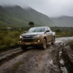 La Isuzu Pickup Truck está diseñada para enfrentar con seguridad las condiciones más exigentes de la temporada de lluvias, combinando potencia, tracción 4x4 y tecnología de asistencia al conductor.