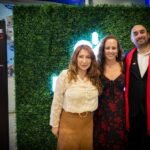 (Izq. a der.) Marianela Berrazueta, administradora general de Ciudad Comercial El Recreo; Caridad Ponce, socia cofundadora de Trévoa Comunicación y Diseño de Proyectos; y José Manosalvas, artista y diseñador gráfico, durante la presentación de RecreoSer.