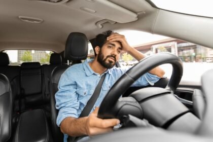 Conducir con fatiga puede reducir la capacidad de reacción y aumentar significativamente el riesgo de accidentes en las carreteras