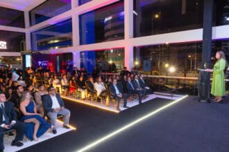 Presentación oficial de la alianza entre Corporación Proauto y LATAM Pass en Quito, que integra movilidad premium y beneficios de fidelización en una propuesta innovadora para el mercado ecuatoriano.