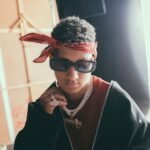 Presentación oficial de “Combi Completa”, el nuevo lanzamiento de Jombriel y Jotta, una propuesta urbana que combina energía callejera, estética cinematográfica y el sonido de la nueva generación latina.