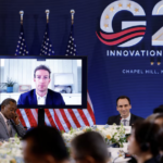 Reunión del G20 donde se discutió el uso de obras protegidas para entrenar modelos de inteligencia artificial.