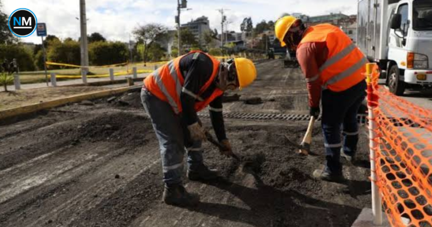 Obras viales en el sector de El Labrador, en el norte de Quito.