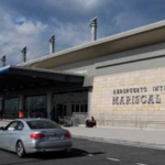Aeropuerto Internacional Mariscal Sucre de Quito, donde las operaciones aéreas fueron suspendidas temporalmente por mantenimiento de pista.