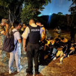 Bus de la línea 49 durante intervención militar tras presunto asalto en Guayaquil