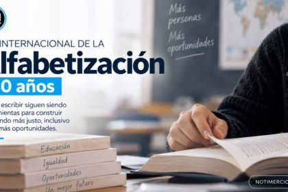 Persona leyendo durante el Día Internacional de la Alfabetización 2026.