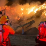 Incendio forestal activo en Ecuador durante la jornada del 22 de septiembre.