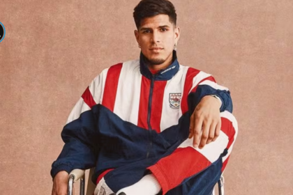Piero Hincapié modela prendas de la nueva colección retro de Arsenal y Adidas inspirada en los años 90.