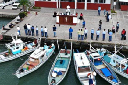 Tripulantes ecuatorianos liberados tras ser detenidos después de la destrucción de dos embarcaciones en el Pacífico