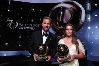 Harry Kane y Alexia Putellas posan con sus trofeos del Balón de Oro 2026 durante la ceremonia celebrada en Londres.