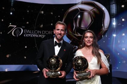 Harry Kane y Alexia Putellas posan con sus trofeos del Balón de Oro 2026 durante la ceremonia celebrada en Londres.
