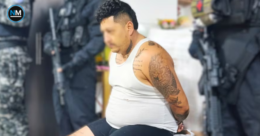Alias “El Parce” permanece detenido durante un operativo policial ejecutado en Quito