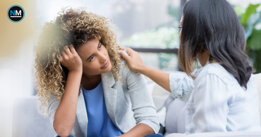 Persona participa en una conversación sobre salud mental y experiencias vividas.