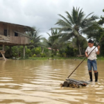 Zona inundada tras el desbordamiento de cuerpos de agua provocado por las lluvias en Ecuador.