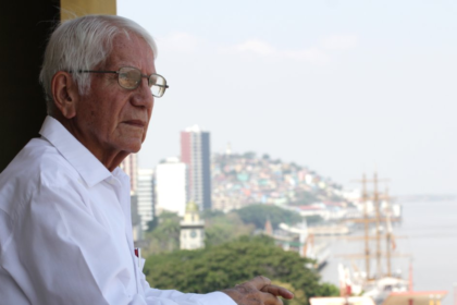 Carlos Eduardo Jaramillo Castillo, poeta ecuatoriano y Premio Eugenio Espejo 2007.