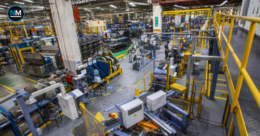 Instalaciones industriales de Ecuador, sector afectado por las desconexiones eléctricas que el Gobierno prevé finalizar el 1 de noviembre de 2026.