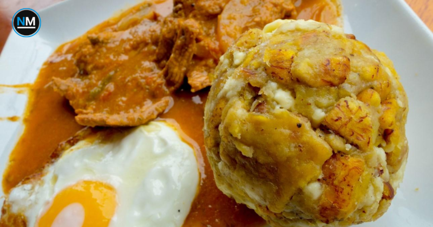 Bolones de verde, tigrillos y corviches, preparaciones tradicionales protagonistas del festival De Verde a Maduro en Quito.