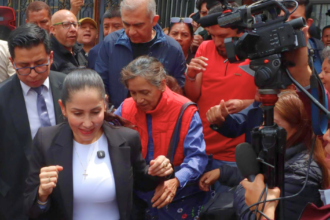 Luisa González durante su detención en Canuto, Manabí, el 22 de octubre de 2026, en el marco del caso Laberinto.