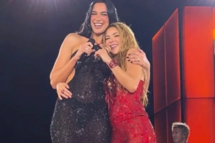 Dua Lipa y Shakira cantan juntas Antología durante un concierto en Madrid